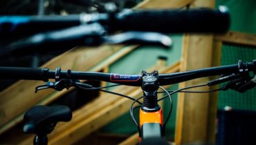 MTB handlebar (c) Tim Foster @ Unsplash
